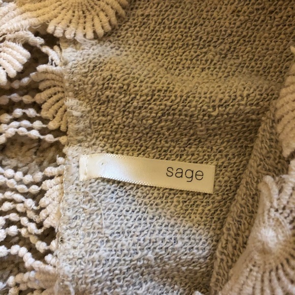 Off shoulder sweater - Picture 2 of 3